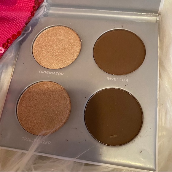 Makeup Bundle - Picture 4 of 6